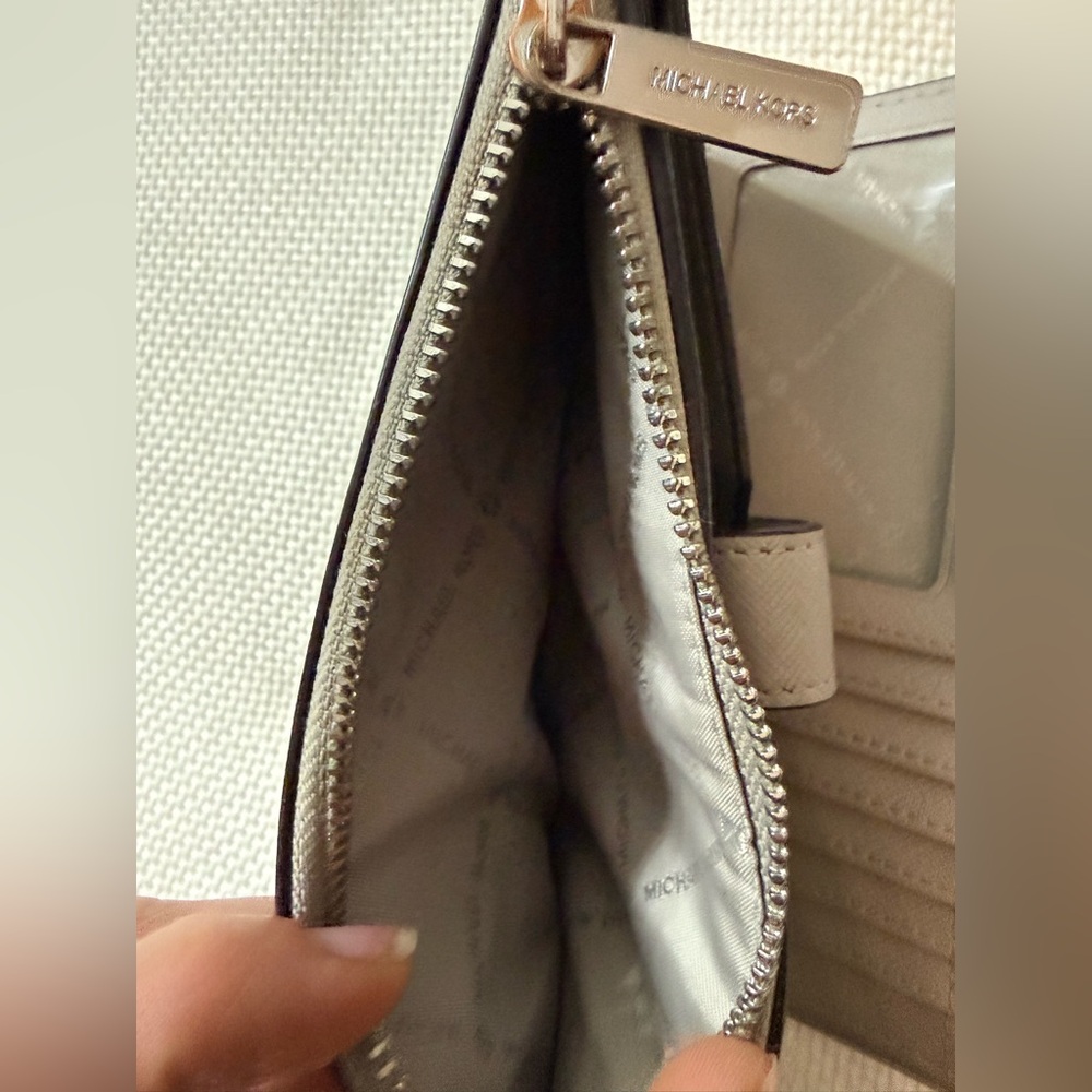 Michael Kors Jet Set Travel Large Double Zip Wallet Wristlet | Gray Silver | EUC - Picture 10 of 11
